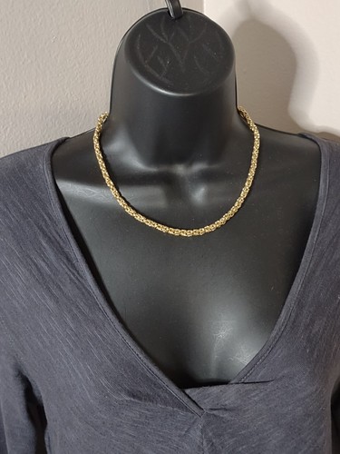 Collana Catena Givenchy Colore Oro Lunga poco meno di 18 pollici