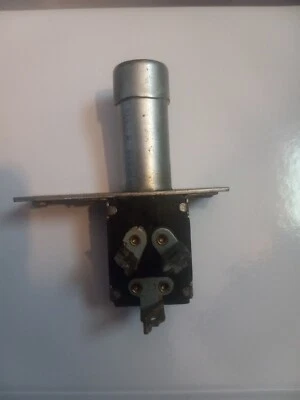 Studebaker 1947-1948 Commander "Interruptor atenuador de luz de cabeza de piso" Foto 1 de 4