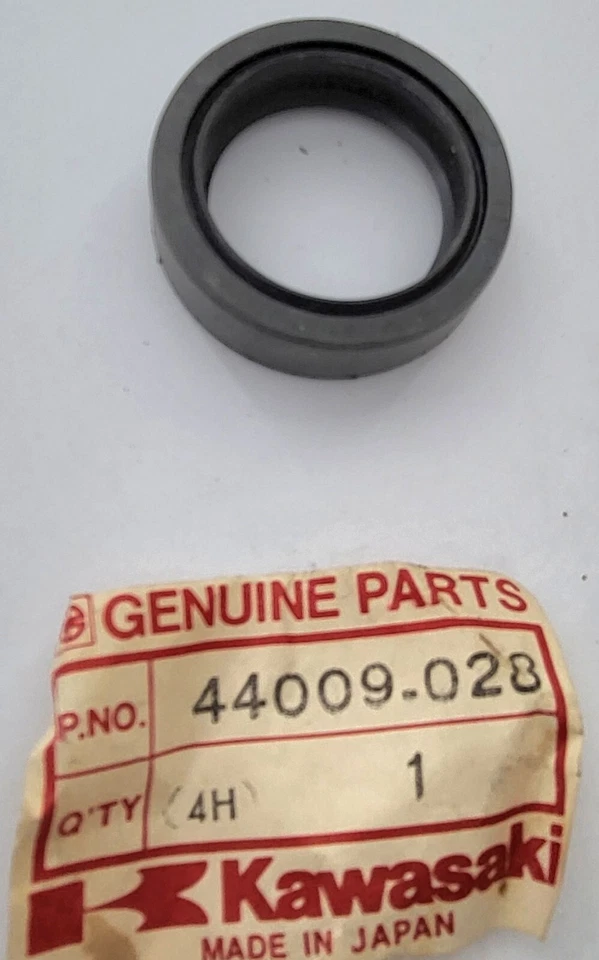 SELLO DE ACEITE PARA HORQUILLA DELANTERA KAWASAKI 44009-028 KZ200 KZ250 KZ500 NUEVO OEM Foto 1 de 1