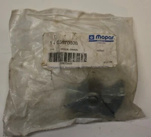 Mopar 03670808 BUMPER, CONTROL. Right. Door Lock, Remote Control Lever OEM - Foto 1 di 2