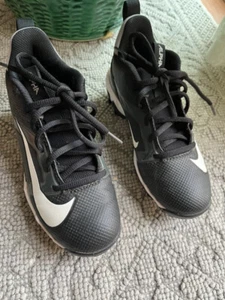 Nike Boys Alpha Menace 4 Shark Football Cleats - Size 2 - Picture 1 of 4