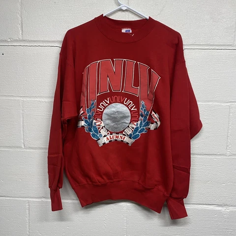 UNLV Las Vegas Rebels Vintage Pullover Alumni Sweatshirt Red Size Large Cover