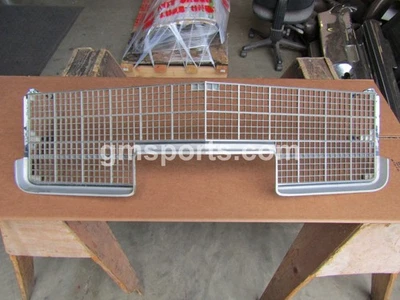 Buick Skylark 1972 parrilla original GM Foto 1 de 4