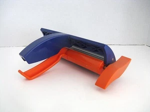 Fiskars Straight Paper Crimper Extra Wide Rollers Up To 6 1/2" Wide Media - Picture 1 of 4