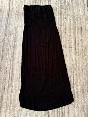 Vestido negro de terciopelo sin tirantes Foto 1 de 4