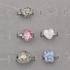 Anello Confetti Lucite lotto 5 pezzi tono argento misure 6,5-9 rosa blu bianco trasparente - Foto 1 di 19