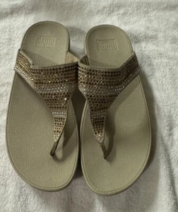 FitFlop Studded Flip Flop Thong Sandal Womens Slip On Shoes Size 9 - Picture 1 of 6