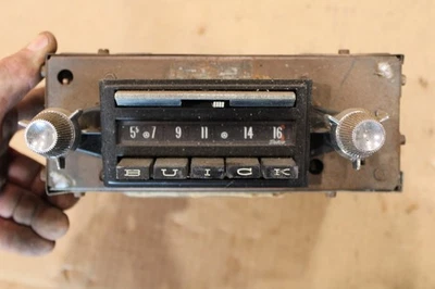 1962 年 BUICK 全尺寸 Wonderbar AM 收音机 Delco # 980297 — 第 1/4 张图片