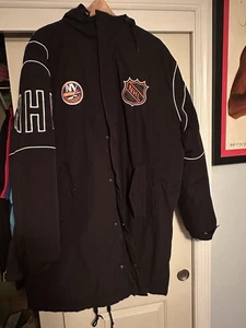 NHL Stadium Series 2024 New Jersey Wintermantel XXL Schwarz Full Zip Neuwertig - Bild 1 von 9