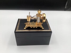 Vintage Bulova Miniature Hand Sewing Machine Novelty Brass Clock 2 1/4” Tall - Picture 1 of 11
