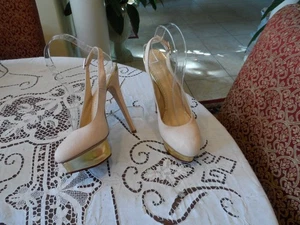 Nuove decolte Charlotte Olympia Dolly morbide blush scamosciate tacco posteriore taglia 39M - Foto 1 di 20