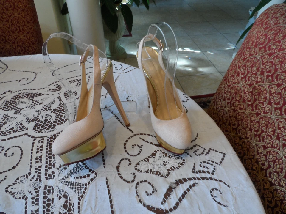 Nuevo Charlotte Olympia Dolly Suave Rubor Gamuza Eslinga Tacón Trasero Zapatos de salón Talla 39M Foto 1 de 4