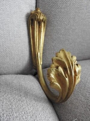 Ancien crochet patère embrasse rideaux en bronze doré torchon style LOUIS XV - Photo 1/4