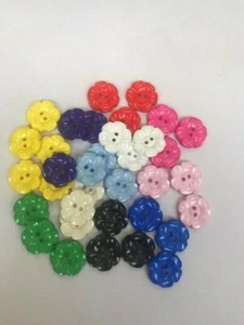Daisy Flower 2 Hole Flat Button 23mm 38mm Baby Knitted Clothes Craft - Picture 1 of 12