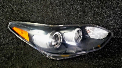 KIA SPORTAGE Headlamp Headlight Front Right Passg RH 92102-D9132  2017  2022 OEM - Image 1 of 4