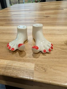 Bare Feet Red Toenails Ceramic Salt and Pepper Shakers VINTAGE JAPAN - Picture 1 of 4