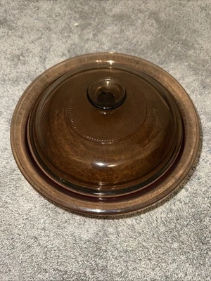 Cazuela redonda vintage CorningWare ámbar V-32-B de 1,5 cuartos Foto 1 de 4