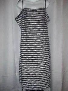 Damenkleid Größe 3XL Tatyana by Betty Page schwarz & weiß gepunktet neu ohne Etikett - Bild 1 von 3