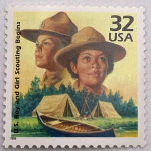 MNH U.S. Boy and Girl Scouting Begins 32 USA Stamp, Celebrate the Century 1910s - Picture 1 of 2