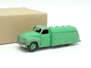 Dinky Toys England SB - Studebaker Green Tanker - Picture 1 of 3