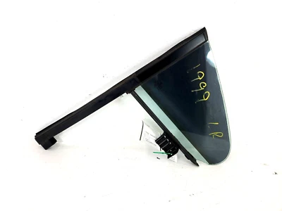 Стекло вентиляционное для двери окна Volkswagen CC левое от оригинального производителя 2009-2017 годов выпуска - Изображение 1 из 3