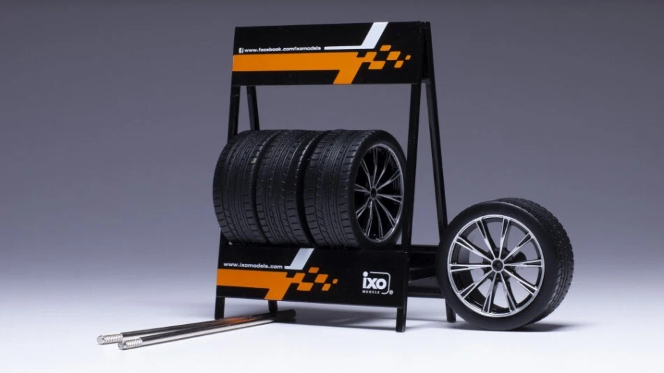 Set 4 Wheels Rs3 Black / Silver 1:18 Model IXO MODEL - Immagine 1 di 1