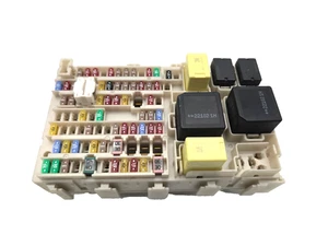 Nissan Rogue SV 2021-2025 TABLERO IZQUIERDO RELÉ DE FUSIBLES CAJA DE CONEXIONES MÓDULO BLOQUE 18 K OEM - Imagen 1 de 14