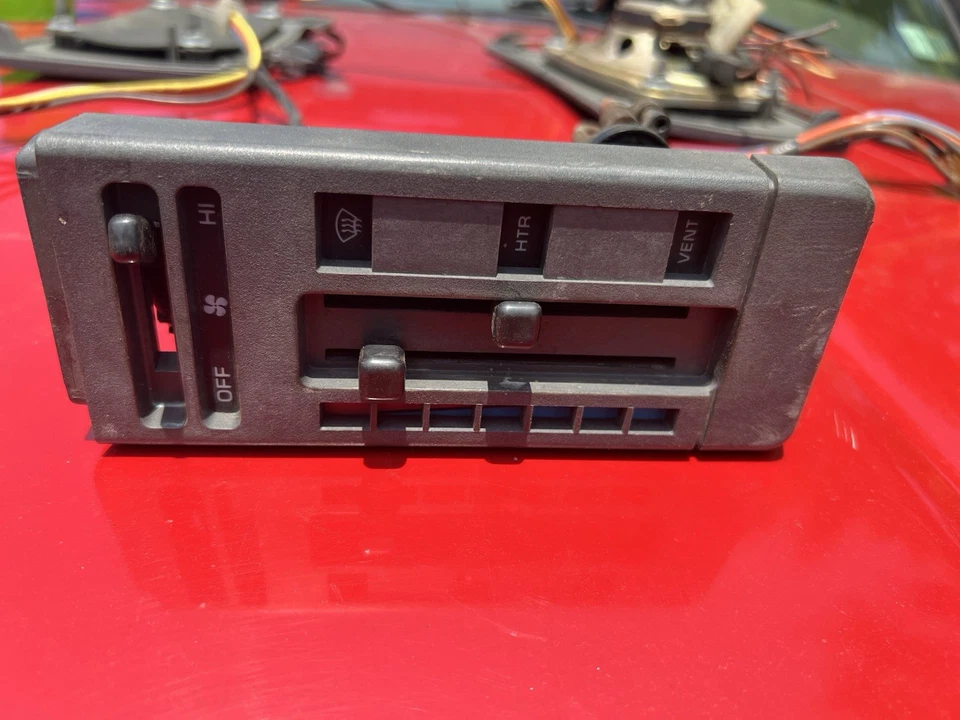 1982-1985 CHEVY/GMC S10/S/15 HEATER CONTROL ASSEMBLY NON A/C OEM 1982-1985 - Image 1 of 4