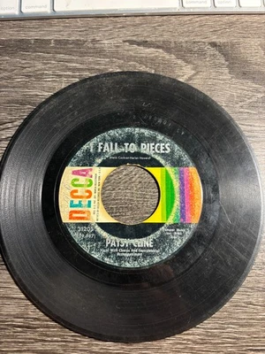 Patsy Cline I Fall To Pieces / Lovin In Vain 45 RPM Decca records 31205 1961 - Image 1 of 2