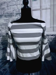 COLD SHOULDER BELL SLEEVE BLACK AND WHITE STRIPED CROPPED BLOUSE SIZE S - Picture 1 of 8