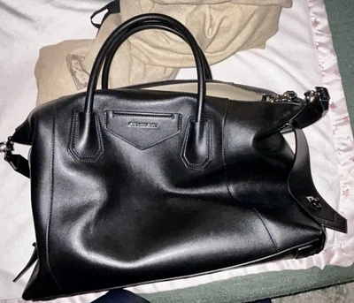 Bolso de Hombro Givenchy Antigona Mediano Cuero Negro 7.5 pulgadas Ancho Foto 1 de 4
