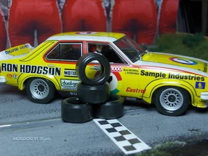 1/32 URETHANE SLOT CAR TIRES 2pr PGT-20104 fit Scalextric Torana - Foto 1 di 1