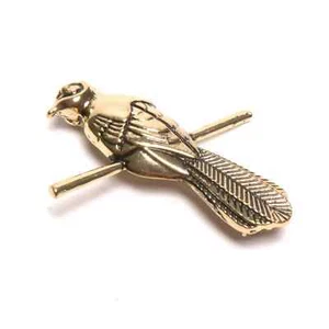 Game Of Thrones Little Finger Petyr Baelish Mockingbird Pin Brooch Badge -Golden - Picture 1 of 2