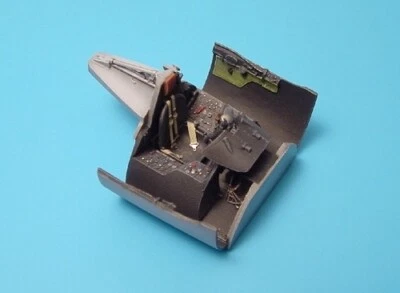 AIRES HOBBY MODELS 4167 - A-1 SKYRAIDER COCKPIT SET (TAMIYA) - 1/48 RESIN KIT - Immagine 1 di 3