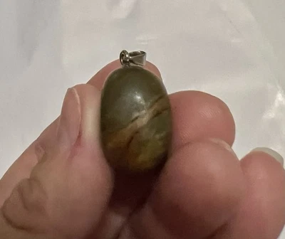 Colgante de ágata orca mística con cierre de plata Foto 1 de 4