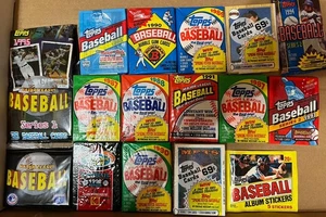Lotto 300 vecchie carte da baseball Topps vintage in confezione sigillata confezione regalo - Foto 1 di 1