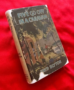 FAMOUS FIVE GO OFF IN A CARAVAN ENID BLYTON 1ST FIRST EDITION 1946 DW DJ V RARE - Imagen 1 de 10