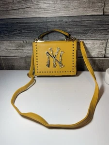 NEW YORK YANKEES Yellow Leather WALLET LADIES WRISTLET ORGANIZER CLUTCH W Straps - Picture 1 of 6