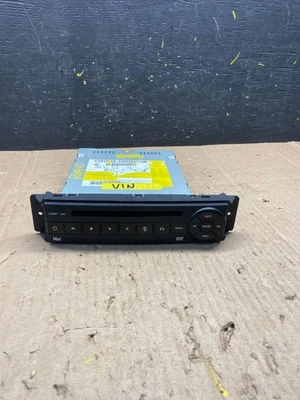 2009 2010 2011 Volkswagen Routan Video DVD Player R8910 DG - Image 1 of 4
