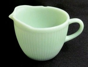 Caño de crema vintage Anchor Hocking Fire King con mango de jadeíta horno vidrio acanalado - Imagen 1 de 3