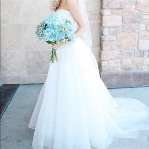 Oleg Cassini Ivory Wedding Dress ballgown style wedding Dress. - Picture 1 of 8