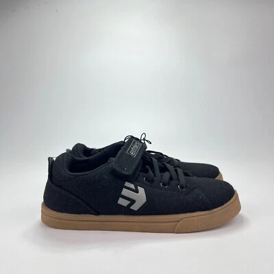 Etnies Low Top Black Suede Hook & Loop Casual Athletic Skate Shoes Youth Size 3 - Image 1 of 4