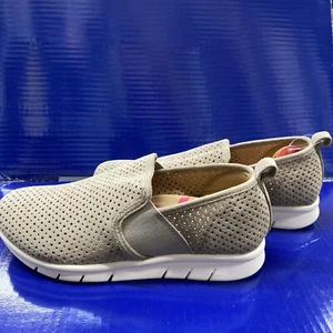 Comfortiva Casey Leather Slip-On Platform Sneaker Women's Size 7.5 W US - Beige - Picture 1 of 5