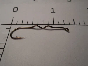 MUSTAD & SON #6 POPPER FLY TYING HOOKS RIGHT ANGLE DOUBLE KINK STRAIGHT 37120 - Picture 1 of 6