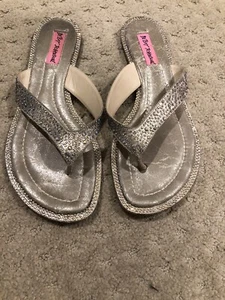 Betsy Johnson Sparkly Flip Flops Size 8 1/2 Womens - Picture 1 of 9