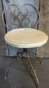 Vintage Small Child or Doll Metal Ice Cream Chair - Picture 1 of 1
