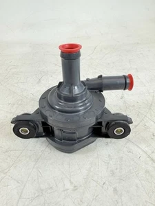 2019-2022 TOYOTA PRIUS PRIME 1.8L HYBRID ENGINE MOTOR HEATER WATER PUMP OEM - Picture 1 of 7