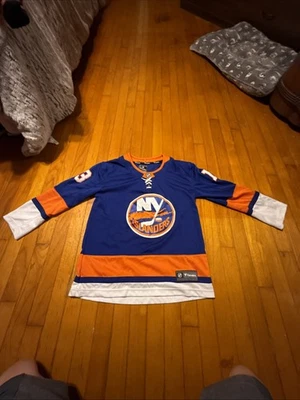 Camiseta deportiva de hockey para niños jóvenes L/Xl New York Islanders NHL Epstein #13 azul usada en excelente estado Foto 1 de 4