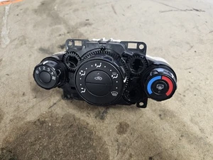 FORD FIESTA MK7 HEATER CONTROLS BUTTONS 8A6118549AE - Picture 1 of 3