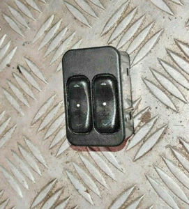 Commande Bouton lève vitre avant gauche -OPEL Corsa III (3) C Phase 2 - 13363202 - Picture 1 of 3